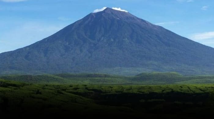 gunung di kalimantan timur