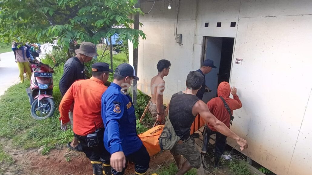 Penyadap Karet di Buluminung