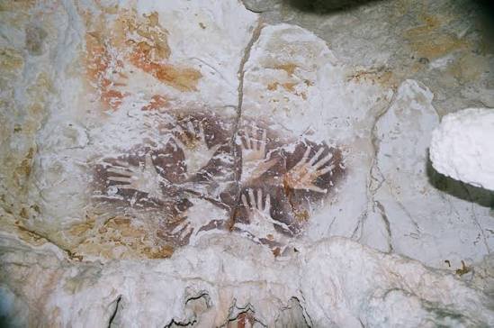 Karst Sangkulirang-Mangkalihat, Situs Lukisan Gua Tertua di Dunia