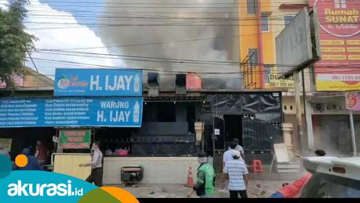 Tabung Gas Meledak, Rumah Makan Hangus Terbakar, 14 Karyawan Luka-luka