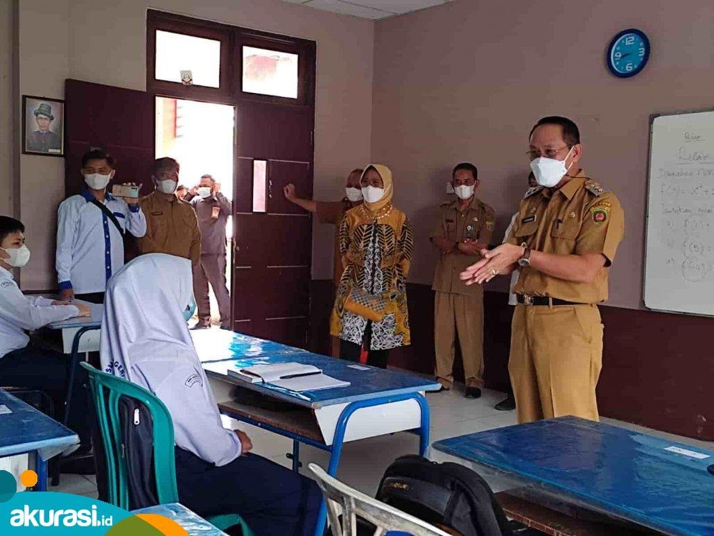 Dari Tinjauan PTM SMP 1 Samarinda, Rusmadi-Hetifah Sepakat Pentingnya Evaluasi Berkala