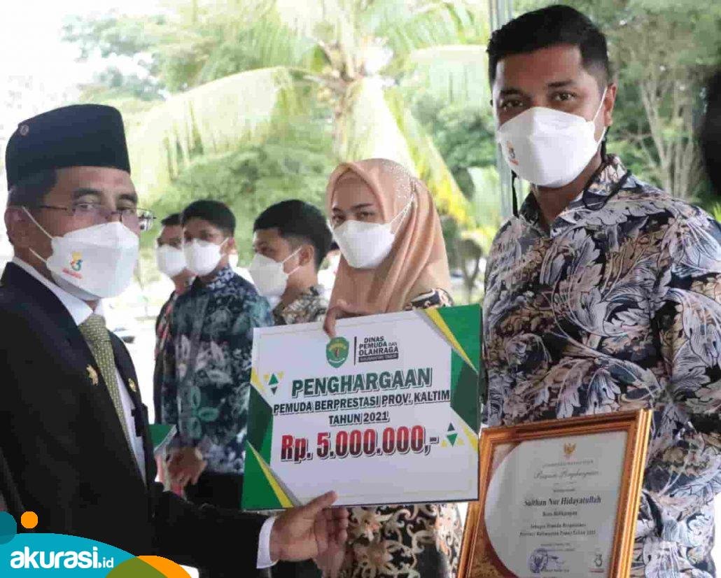 Peringati Hari Sumpah Pemuda, 12 Pemuda Berprestasi Kaltim Diganjar Hadiah