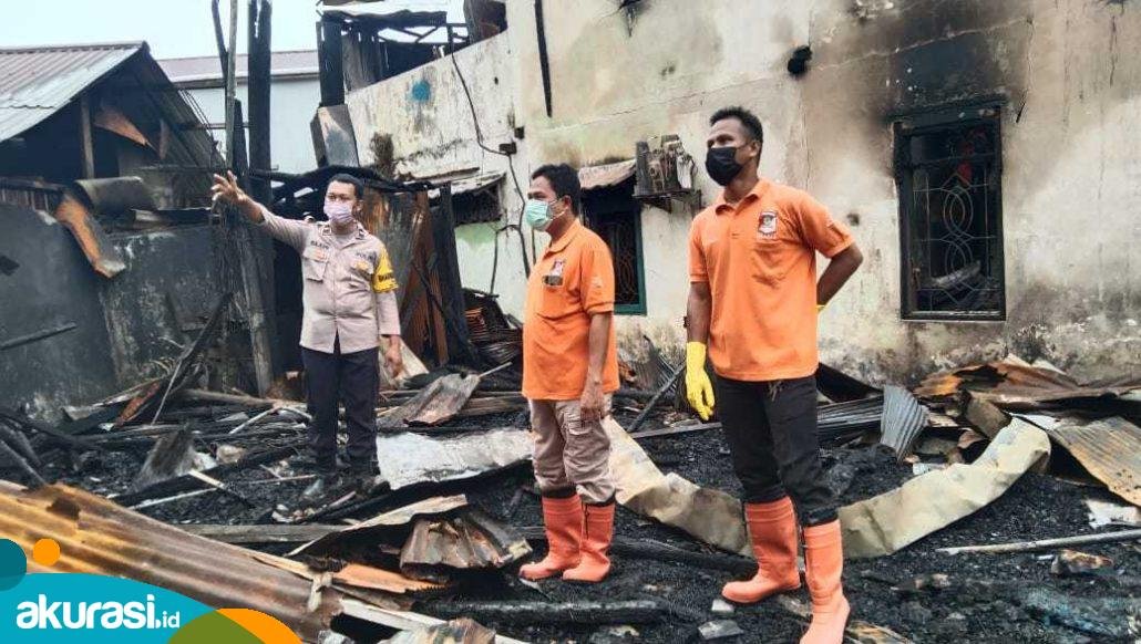 Tim INAFIS Polres Bontang didampingi Babinkamtibmas Loktuan, saat melakukan olah TKP 