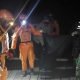 Tim SAR gabungan saat mengevakuasi anak yang tenggelam di sungai Sangatta (Dok ist)