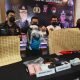 Pers rilis ratusan paket sabu yang diamankan petugas dari tangan tiga pelaku yang hendak diedarkan saat perayaan malam tahun baru. Akurasi.id