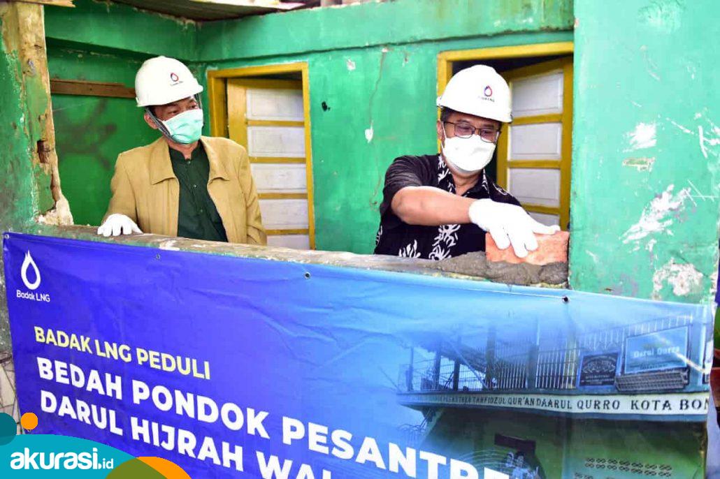 Badak LNG Peduli, Berikan Ribuan Paket Makanan dan Bedah Ponpes - Akurasi.id