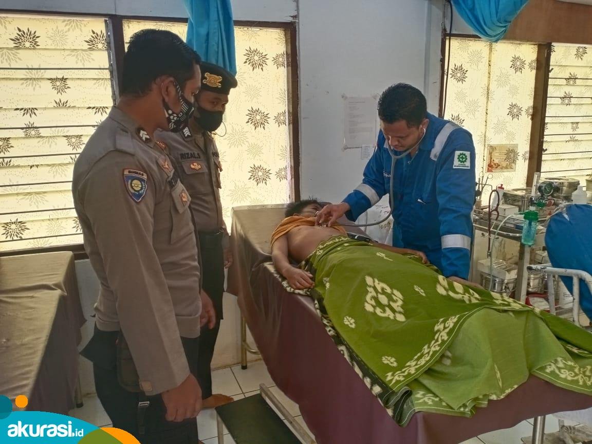 Bocah asal Bontang saat mendapat perawatan usai diterkam buaya di Sangatta saat dilarikan ke rumah sakit. (Istimewa)