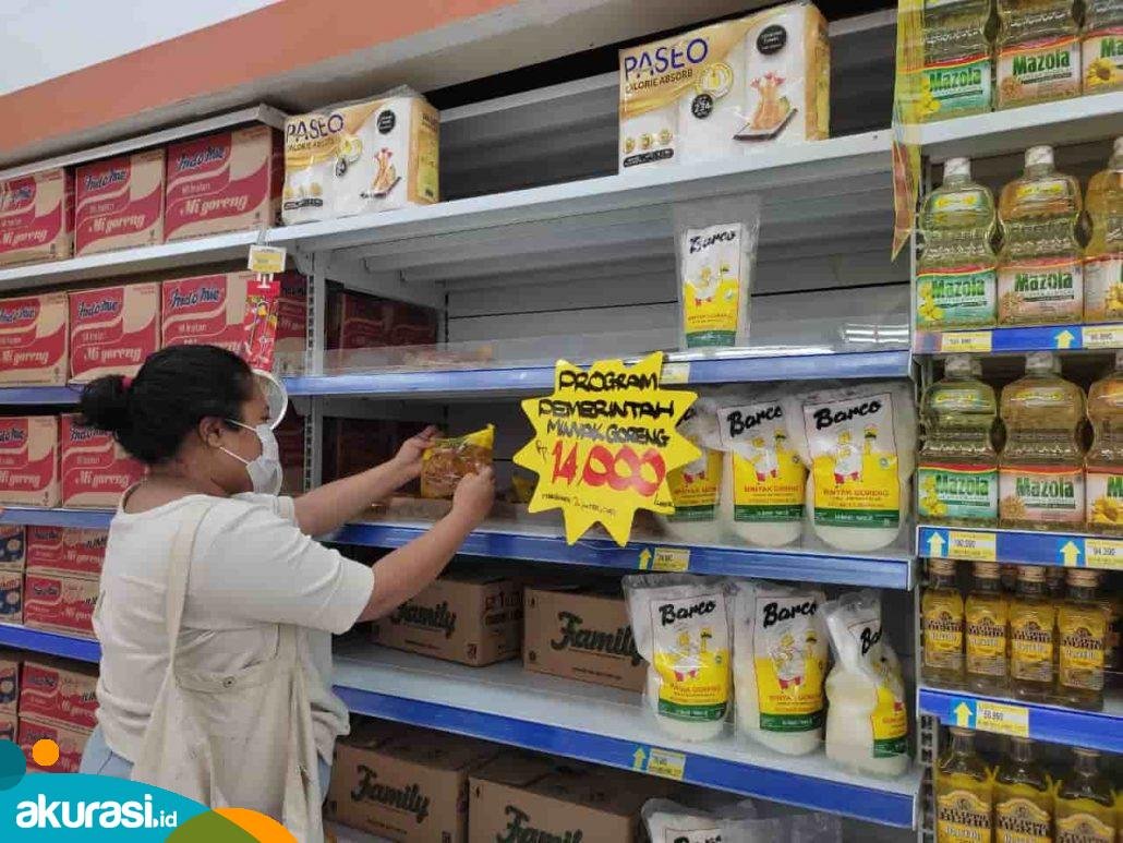 Minyak Goreng Kian Murah, Pasar Tradisional di Samarinda Terapkan Harga Baru - Akurasi.id