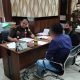 Tersangka HP, Direktur PT HEN saat menjalani pemeriksaan di Kejari Bontang. (Dok. KPP Pratama Bontang)