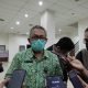 Kepala Badan Pengelola Keuangan dan Aset Daerah (BPKAD) Kaltim M Sa'duddin AK saat diwawancarai media. (Devi Nila Sari/Akurasi.id)