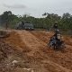 Kondisi salah satu titik jalan rusak di Kecamatan Kenohan yang dilalui pengendara. (Istimewa)