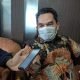 Ketua Komisi III DPRD Kaltim Hasanuddin Mas'ud saat diwawancarai awak media. (Devi Nila Sari/Akurasi.id)