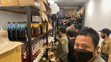 Tak Miliki Izin Usaha dan Jualan Miras, Kafe di Jalan Juanda Samarinda Ditutup