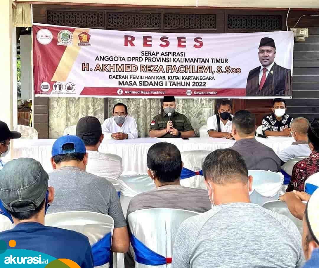 Anggota Komisi II DPRD Kaltim Akhmad Reza Fachlevi saat menggelar reses di Kutai Kartanegara. (Dok. Reza)