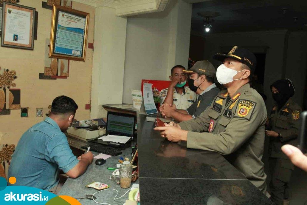 Razia hotel melati yang dilaksanakan Satpol PP di beberapa penginapan di Samarinda. (Istimewa)
