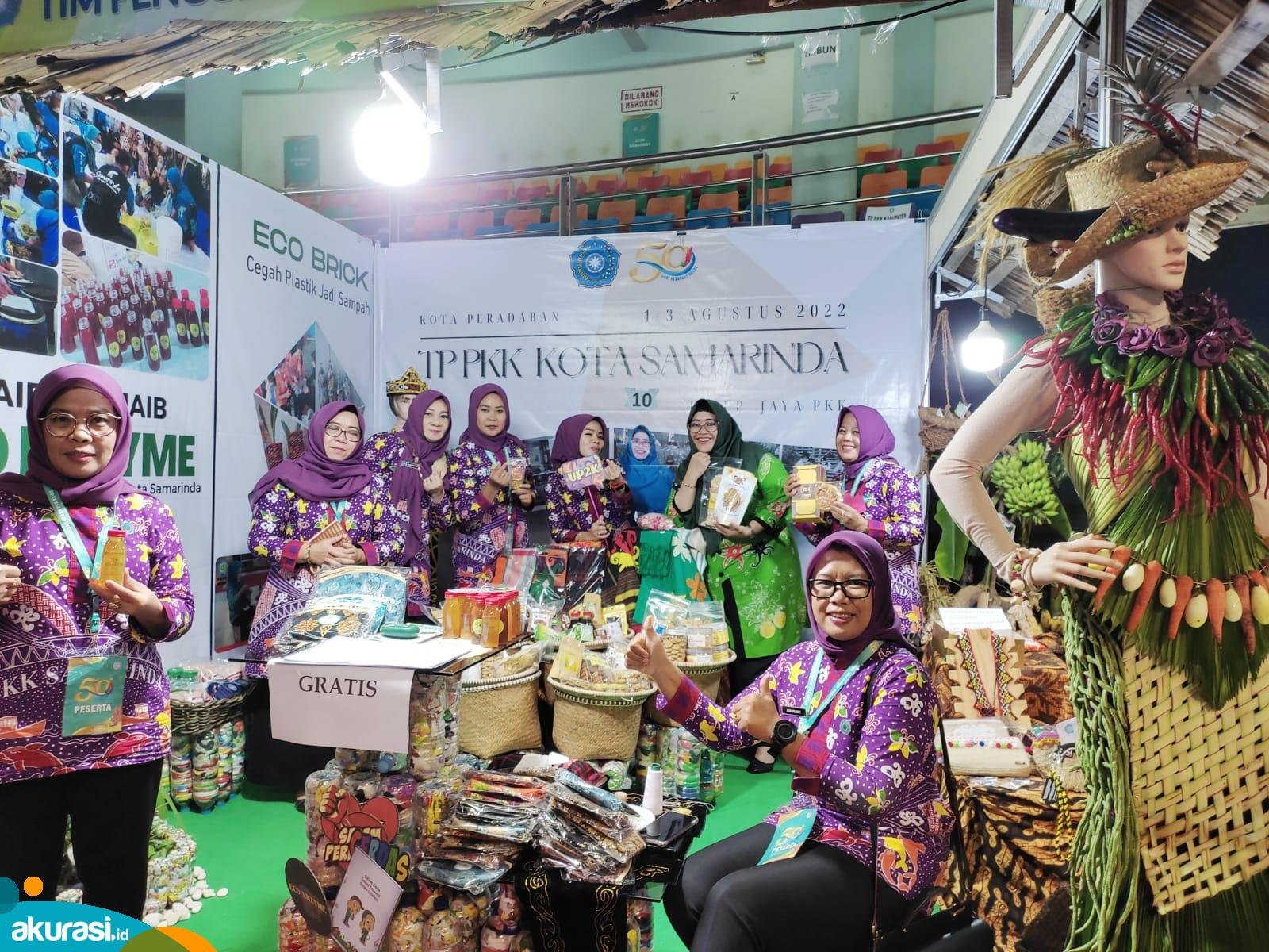 Serunya Stan TP PKK Samarinda, Sosialisasikan Produk Eko Enzim dan Back To Nature