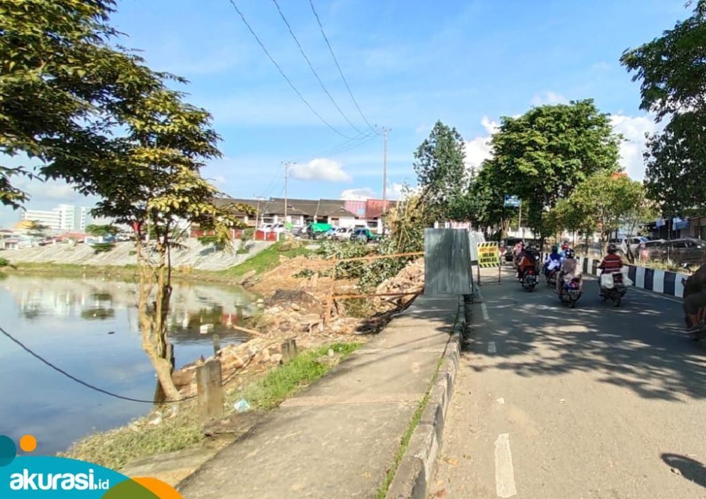 DPRD Samarinda Minta Masyarakat Bersabar Terkait Perbaikan Jalan Dr Soetomo