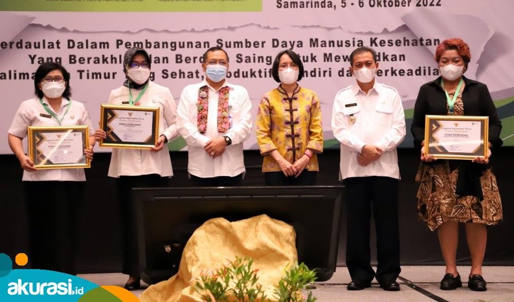 Berhasil Penuhi Standar Pelayanan Minimal, Tiga Kabupaten/Kota Raih Penghargaan