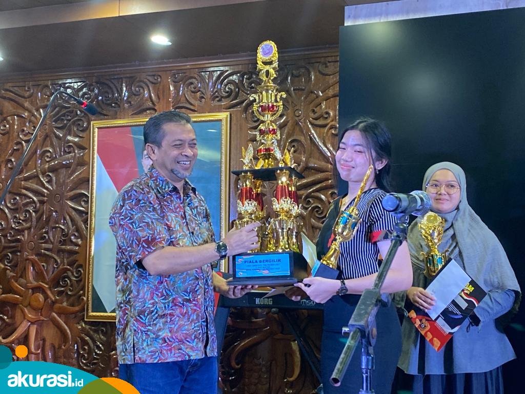 Penutupan Gelaran Seni Kebudayaan, Puisi Hadi Mulyadi Dibawakan Menjadi Lagu