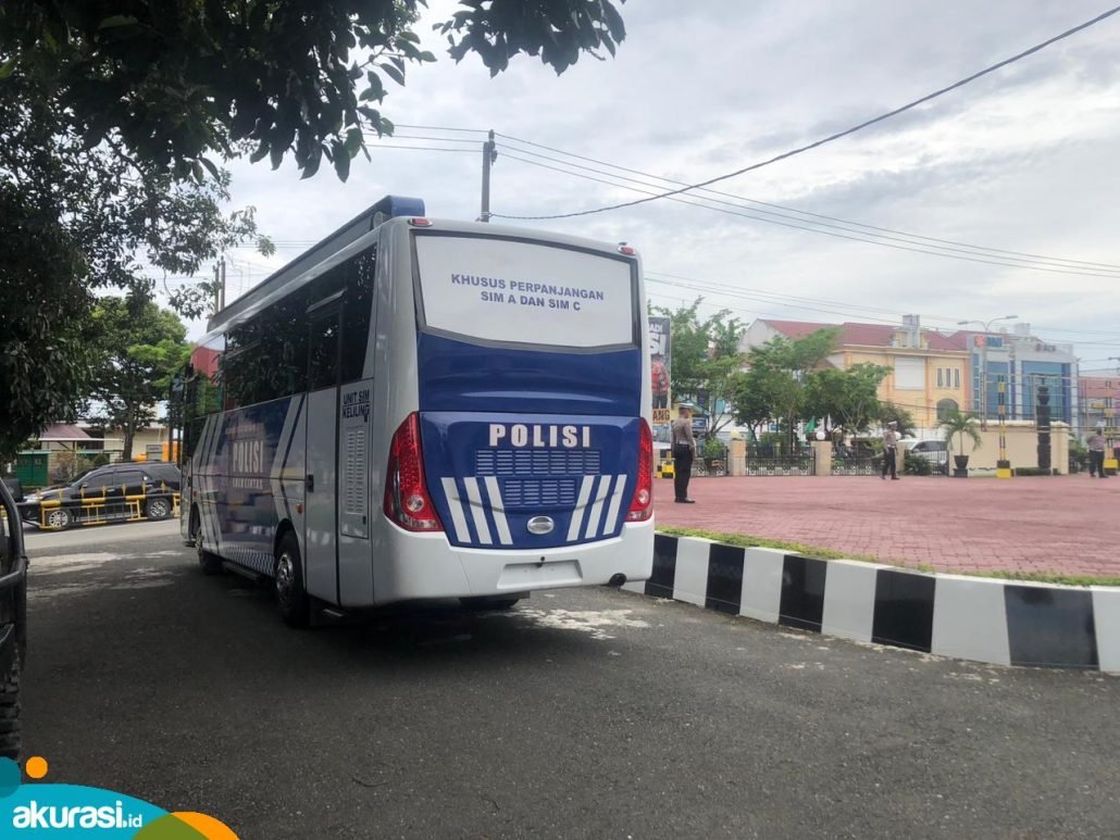 Bis layanan SIM keliling milik Polres Bontang. (Fajri/Akurasi.id)