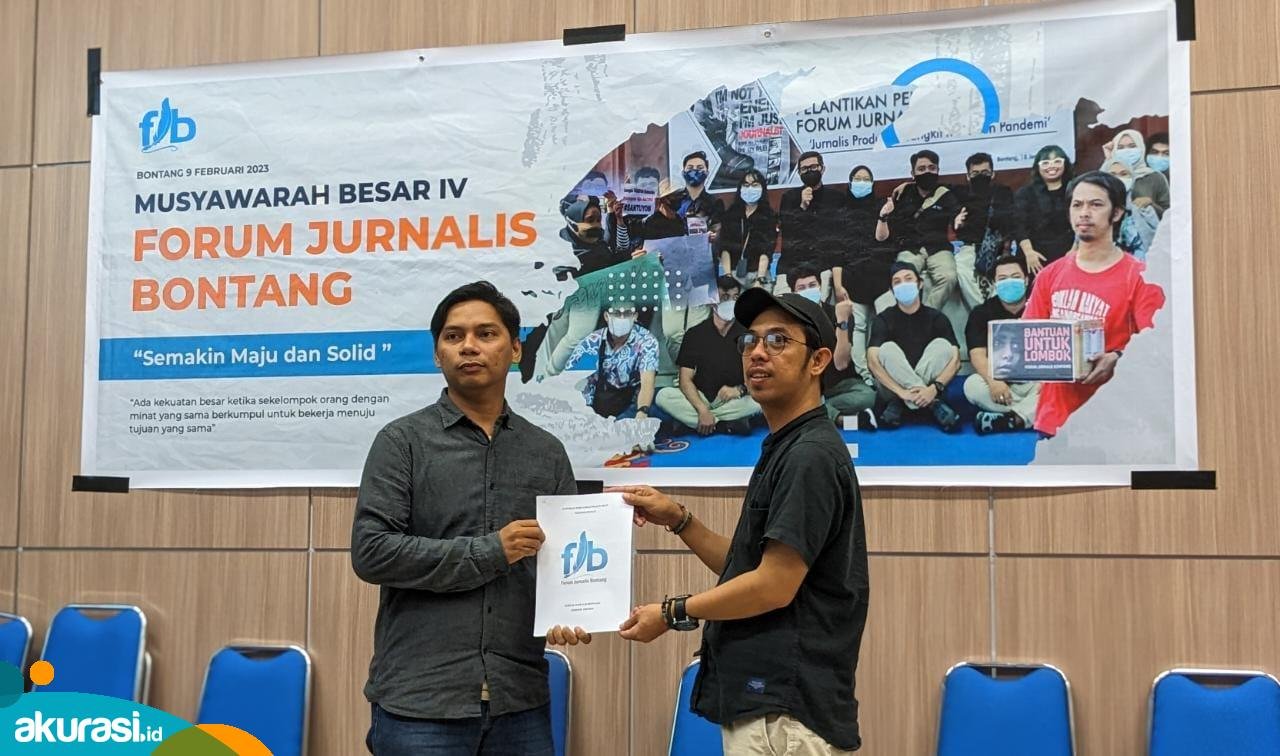 Serah terima jabatan secara simbolis. (Fajri/Akurasi.id)