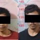 Kedua pelaku yang ketahuan beli sabu diamankan di Polres Bontang. (Dok. Polres Bontang)