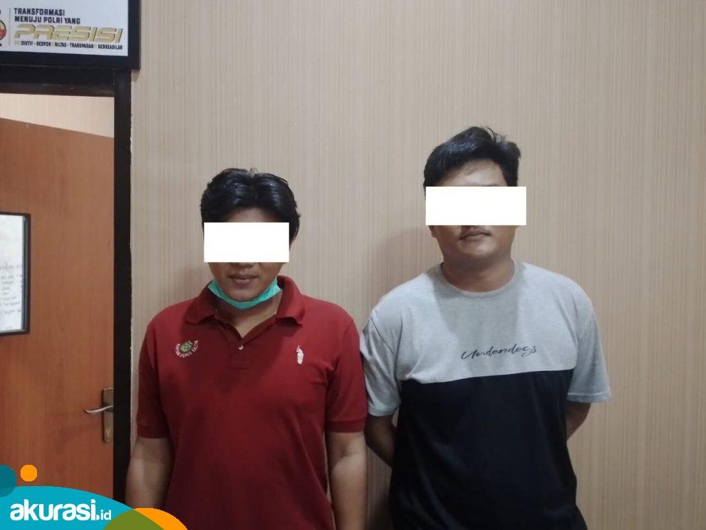 Kedua pelaku yang diamankan polisi. (Dok. Polres Bontang)