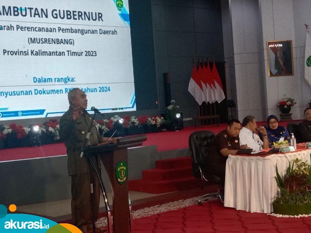 Gubernur Kaltim Isran Noor di Musrembang RKPD. (Muhammad Zulkifli/akurasi.id)