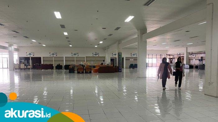 Di hari pertama masuk kerja usai libur panjang, layanan MPP Bontang nyaris tutup semua. (Fajri/Akurasi.id)