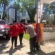 Ketua DPC PDIP Bontang Didampingi Kadernya saat mendatangi KPU. (Fajri/Akurasi.id)