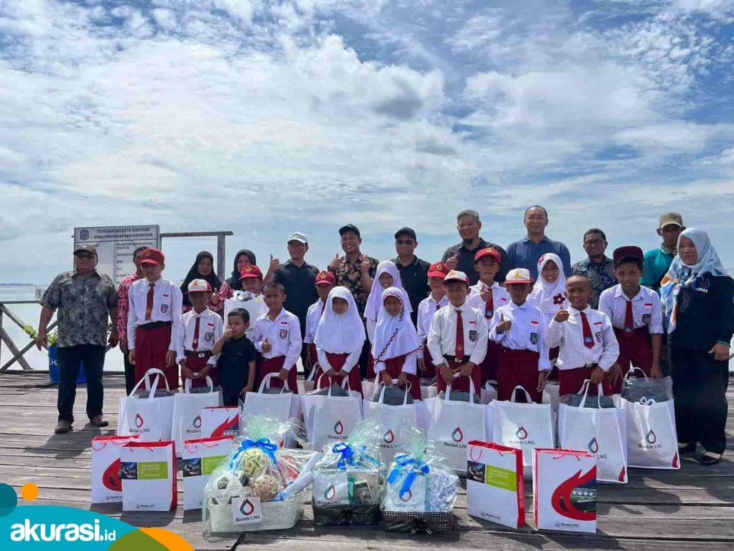 Badak LNG Goes to School SD Negeri 015 Selangan, Serahkan Bantuan Perlengkapan Sekolah