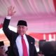 Gubernur Kaltim Isran Noor Terima Tanda Kehormatan Satyalancana Wirakarya dari Presiden Jokowi
