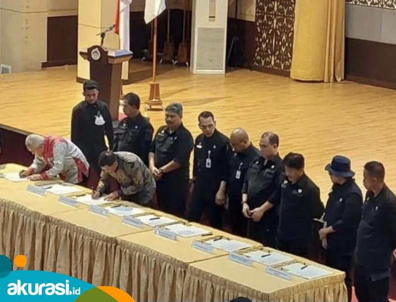 Gubernur Isran Tandatangani Komitmen Antisipasi Perubahan Iklim dan Krisis Pangan Global di Padang