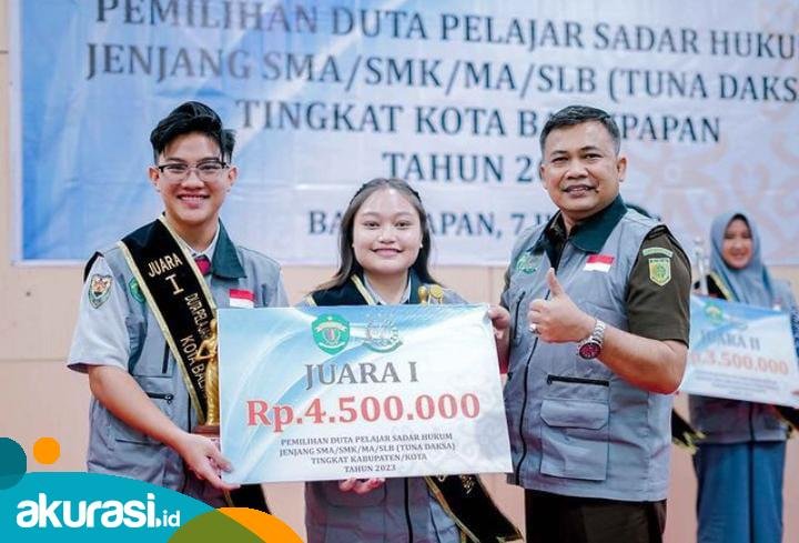 SMAN 1 Balikpapan Raih Juara I pada Pemilihan Duta Pelajar Sadar Hukum