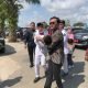 Keadaan Lapangan Bessai Berinta Lang-lang mendadak gaduh. Seorang anggota Paskibraka jatuh pingsan usai bertugas dan segera dibawa ke ruang medis.