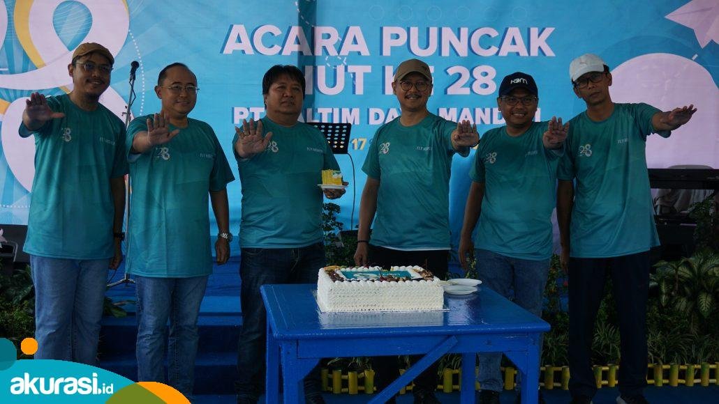 Diguyur Hujan, Puncak Hari Jadi ke-28 PT KDM Tetap Meriah