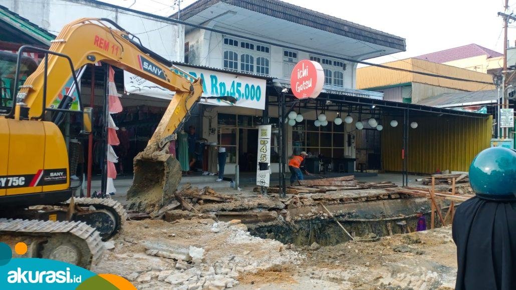 Pembangunan Drainase Jalan Ahmad Yani Bontang Dikeluhkan, Bikin Pedagang Merugi?