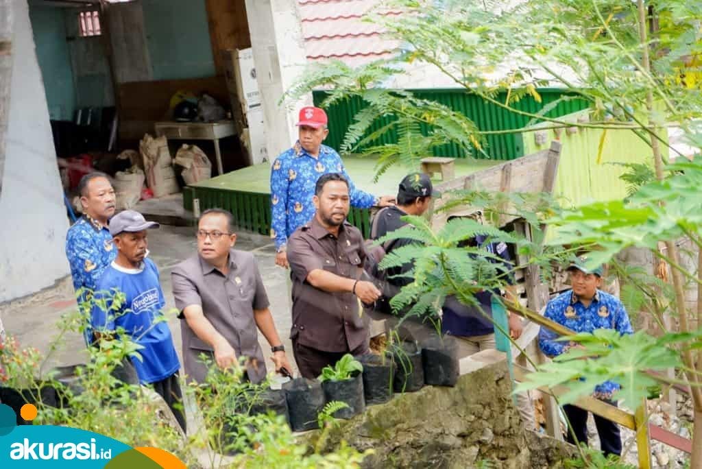 Komisi III DPRD Bontang Tinjau Lokasi Longsor, Minta Pemkot Bangun Turap