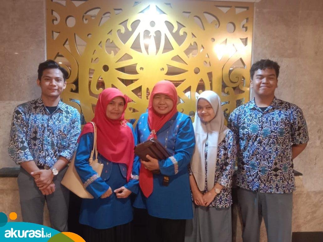 Guna Menekan Angka Stunting, SMA 2 Balikpapan Bagi-Bagi Telur pada Anak dan Ibu Hamil