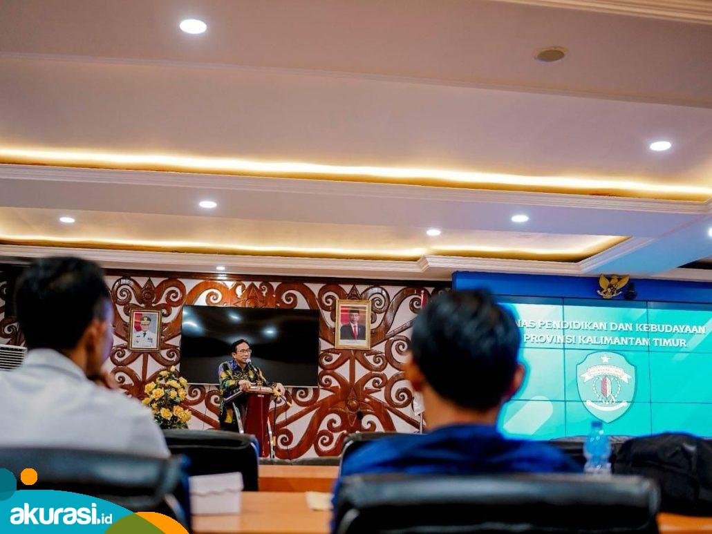 Disdikbud Kaltim Berikan Bantuan Mobil Operasional untuk SMA Berau dan Mahulu