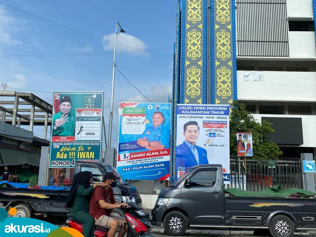 Masih Banyak Pemasangan Atribut Kampanye Melanggar Aturan