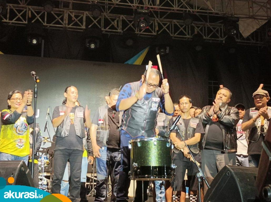 Tipe-X Meriahkan Penutupan Kutim Bike Week, Ribuan Warga Padati Lapangan Helipad