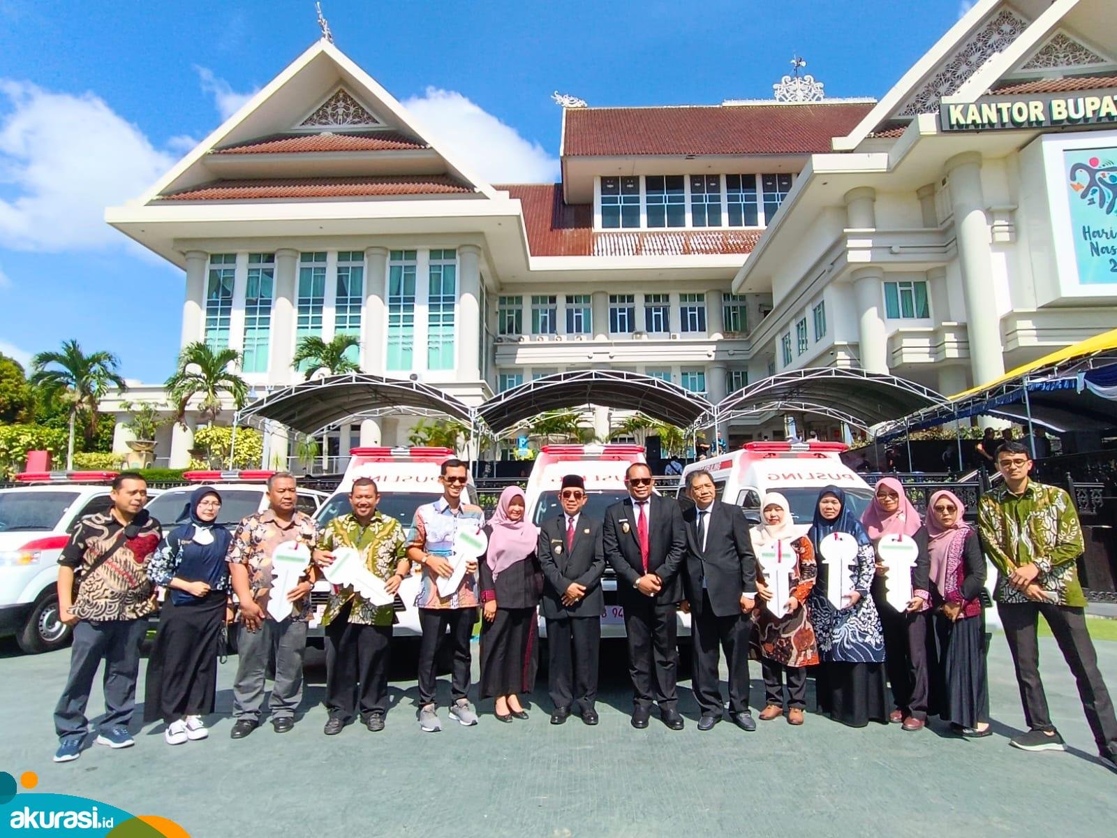 Dinkes Kutim Serahkan 6 Unit Ambulance kepada Puskesmas Sangatta dan Bengalon