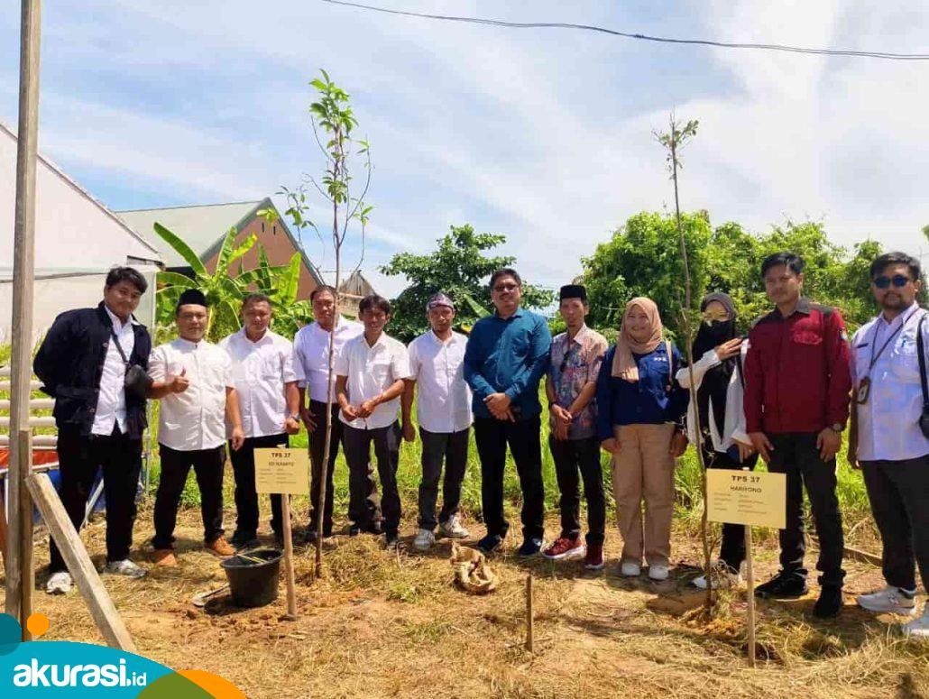 Pelantikan KPPS Api-Api, Dirangkai Penanaman Pohon Demokrasi