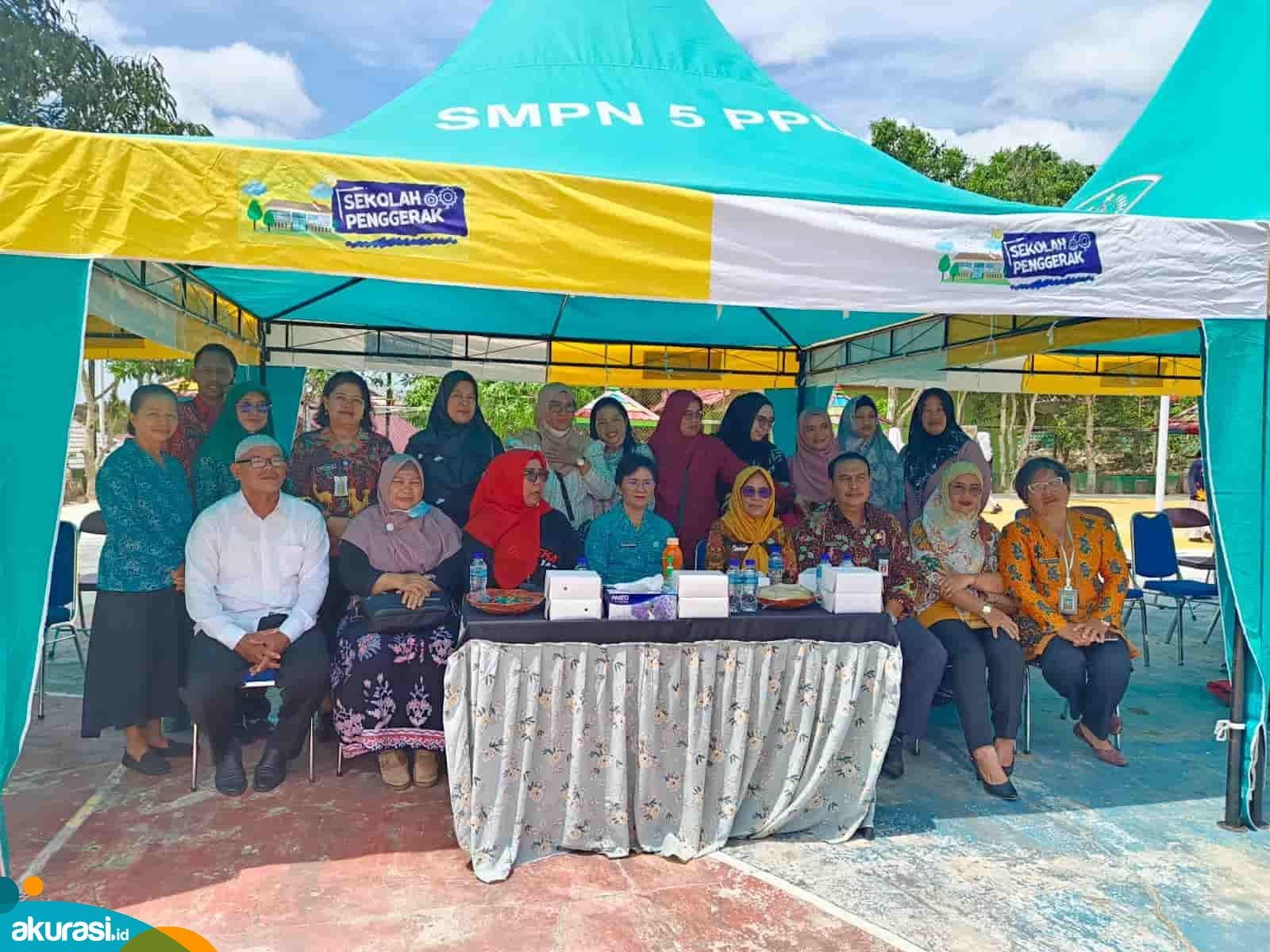Implementasi Program SLP, Ketua PKK PPU Apresiasi SMP 5 Penajam Bagi Makanan Bergizi