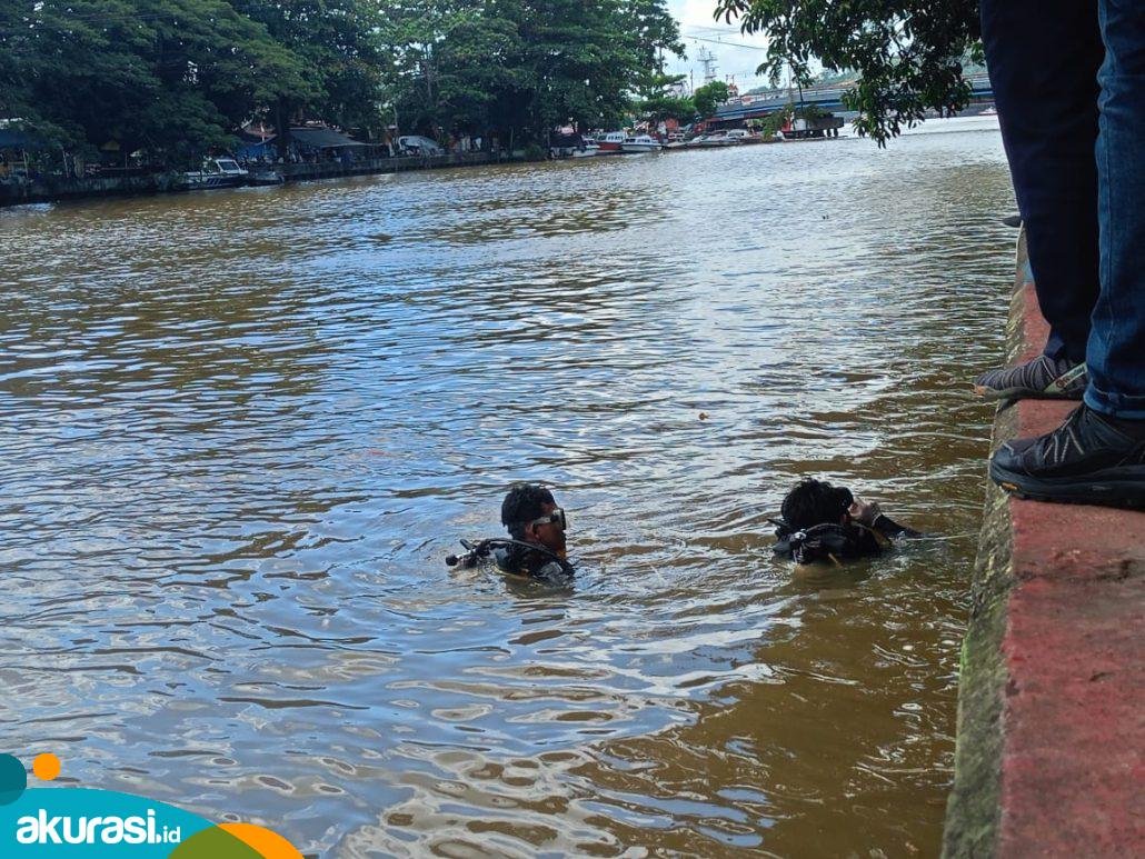 Lompat ke Sungai Karang Mumus, Elisabeth Ditemukan Tak Bernyawa