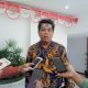 Ketua KPU Samarinda, Firman Hidayat, ketika diwawancarai.