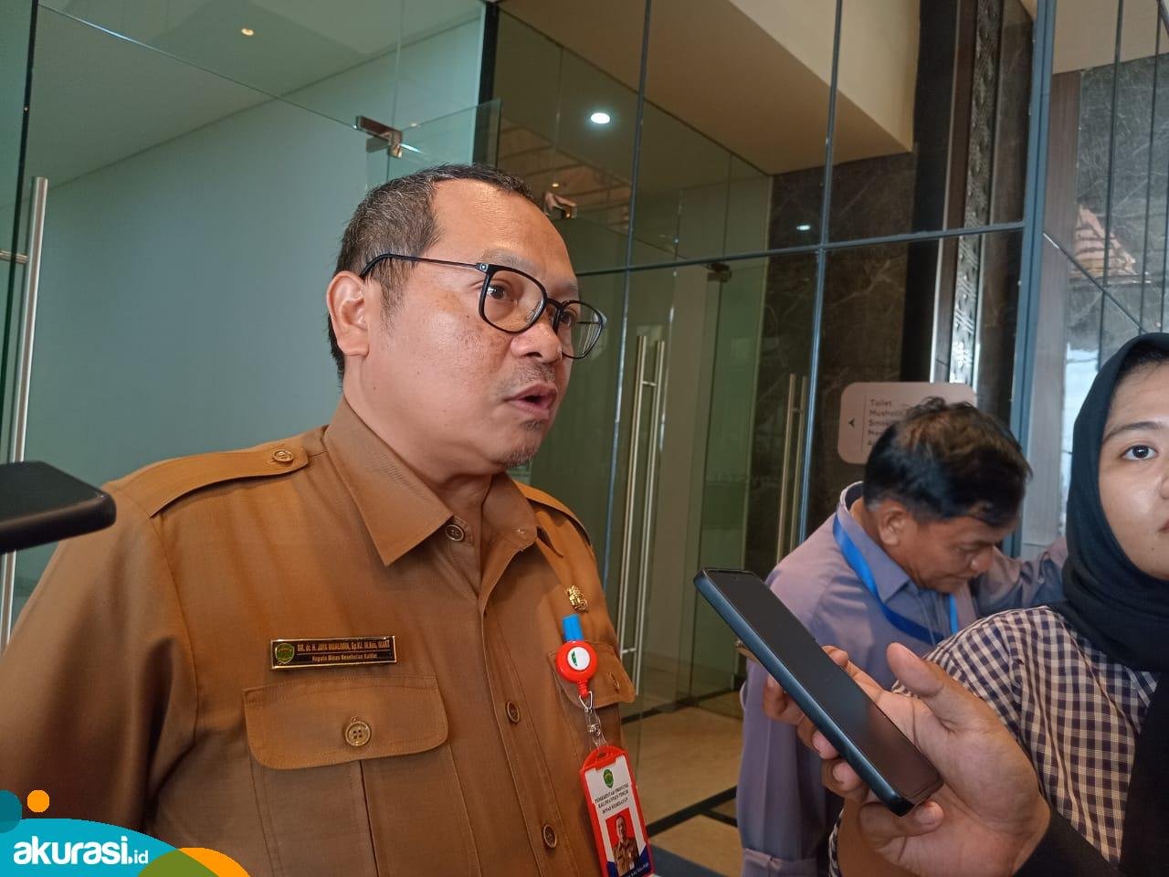 Kadinkes Kaltim Jaya Mualimin, ketika diwawancarai. (Yasinta Erikania Daniartie/Akurasi.id)