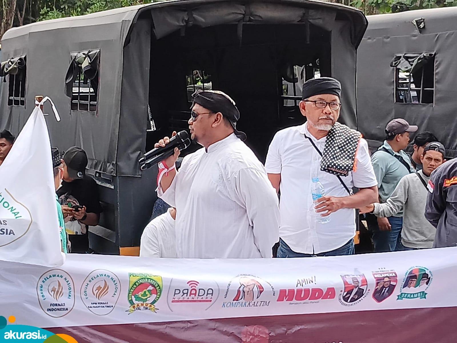 Situasi aksi damai di depan Kantor Bawaslu Kaltim minta Pemilu diulang. (Istimewa)