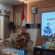 Pj Gubernur Kaltim, Akmal Malik, ketika diwawancarai. terkait mahalnya harga beras. Ia pun menyarankan nasi kuning diganti singkong. (Yasinta Erikania Daniartie/Akurasi.id)